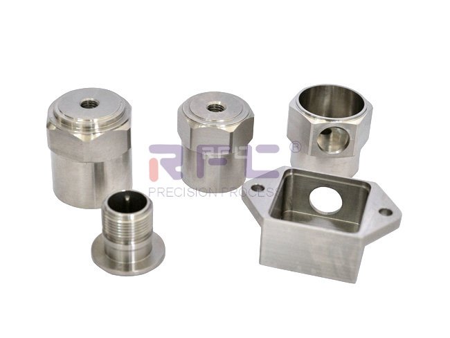 如何(hé)改善精密零件加工中表麵(miàn)粗糙的問題?