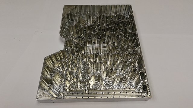 大（dà）型龍（lóng）門銑加工技術突破，推動製造（zào）業邁向高質量發展